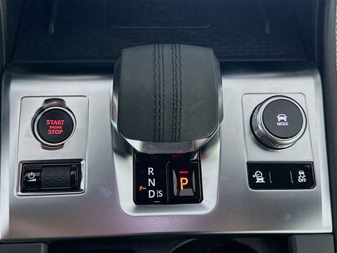 Used 2025 Jaguar F-PACE R-Dynamic S image 25