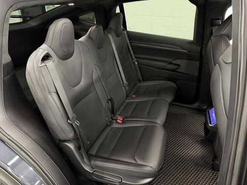 Used 2024 Tesla Model X AWD/4WD image 19