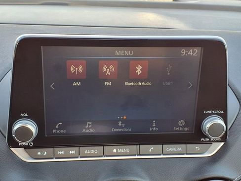 Used 2025 Nissan Sentra SV FWD image 13