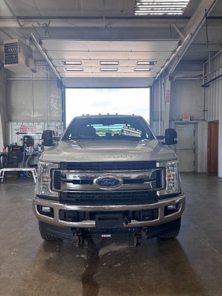 Used 2017 Ford F250 XLT w/ XLT Value Package AWD/4WD image 3