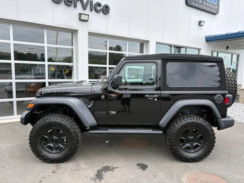 Used 2024 Jeep Wrangler Sport AWD/4WD image 1
