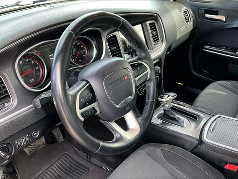 Used 2017 Dodge Charger R/T image 12