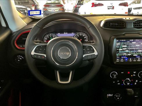 Used 2023 Jeep Renegade Trailhawk image 5