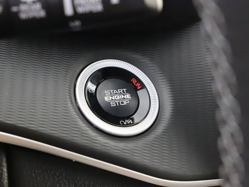 New 2025 Jeep Grand Cherokee 4WD image 32