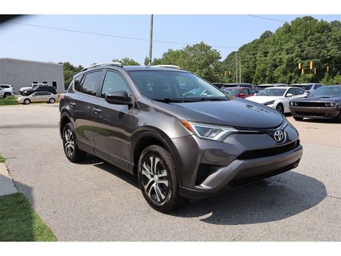 Used 2016 Toyota RAV4 LE FWD image 9
