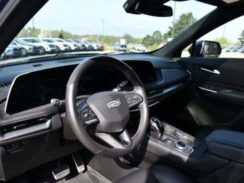 Used 2024 Cadillac XT4 Sport AWD/4WD image 11