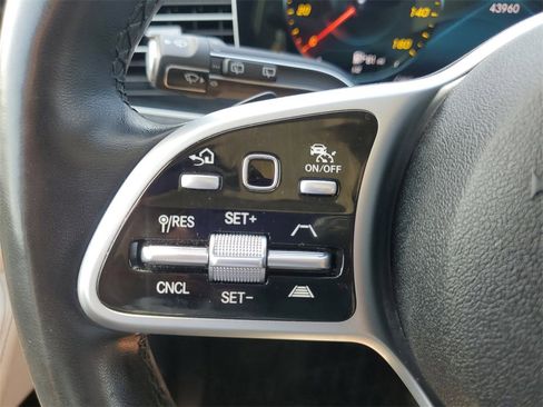 Used 2022 Mercedes-Benz GLE 350 4MATIC w/ AMG Line Exterior image 29