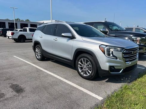 Used 2022 GMC Terrain SLT FWD image 3