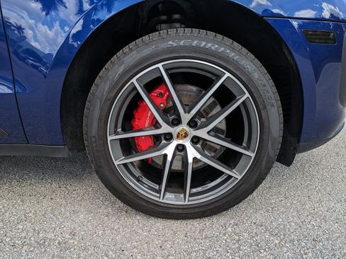 Used 2024 Porsche Macan S AWD/4WD image 11