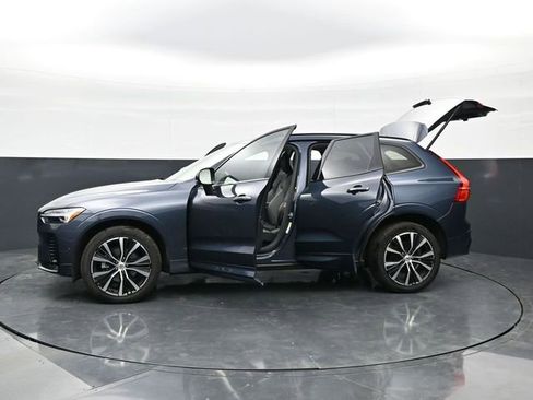 Used 2025 Volvo XC60 B5 Plus AWD/4WD image 44