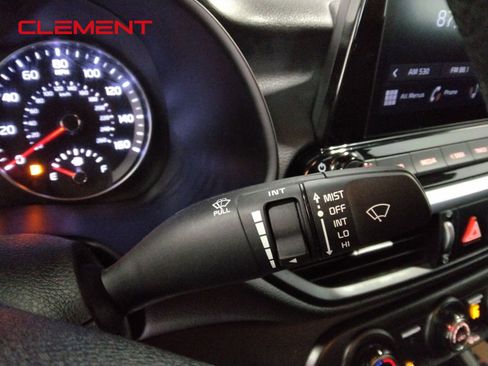 Used 2022 Kia Forte LXS w/ LXS Technology Package image 17