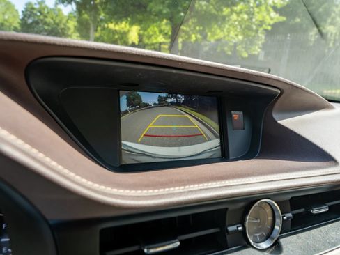 Used 2017 Lexus ES 350 w/ Luxury Package FWD image 22