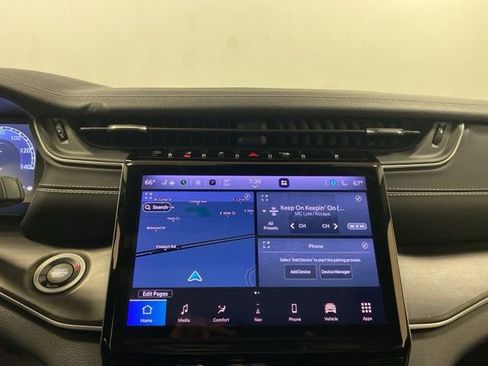 Used 2023 Jeep Grand Cherokee Limited image 12