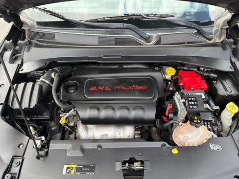 Used 2020 Jeep Compass Latitude w/ Cold Weather Group FWD image 16