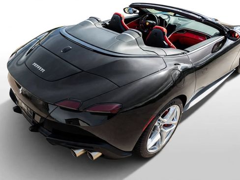 Certified 2024 Ferrari Roma Spider RWD image 20