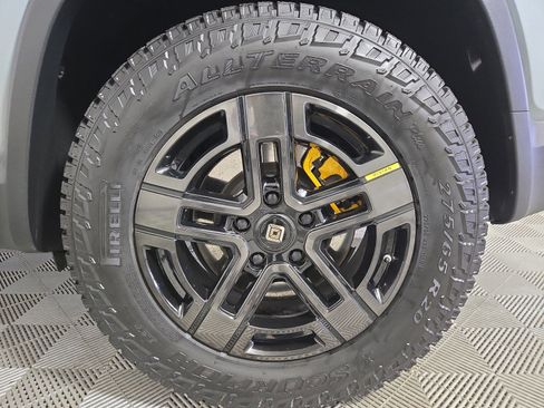 Used 2024 Rivian R1S Adventure image 10