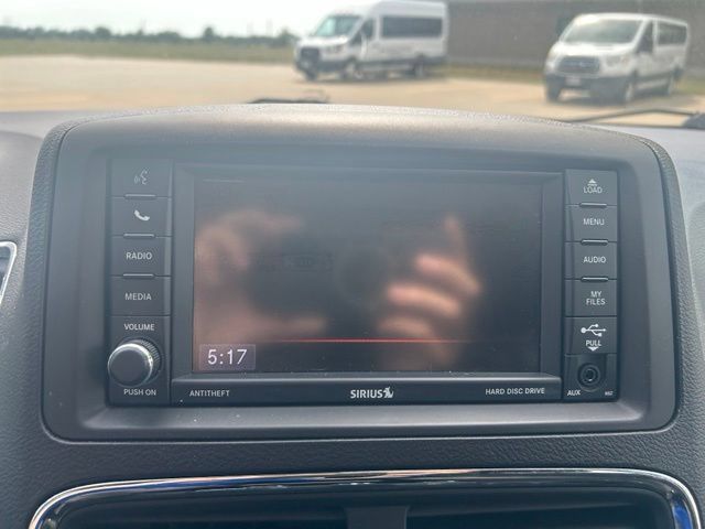 Used 2018 Dodge Grand Caravan SE w/ UConnect Hands-Free Group FWD image 28