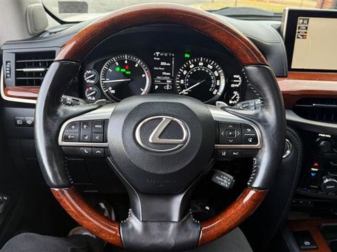 Used 2017 Lexus LX 570 4WD image 39