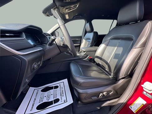 Used 2025 Jeep Grand Cherokee L Limited image 21