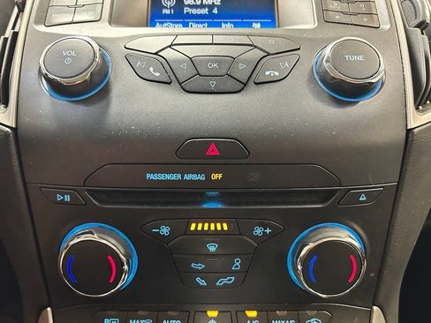 Used 2016 Ford Edge SEL FWD image 16