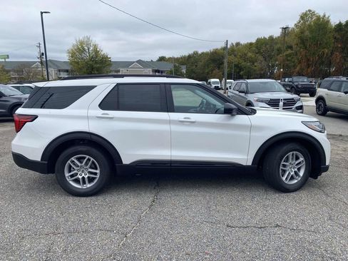 New 2026 Ford Explorer Active w/ Active Comfort Package image 2