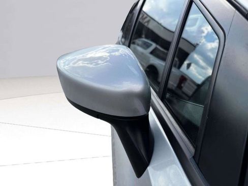 Used 2023 Nissan Versa SV FWD image 10