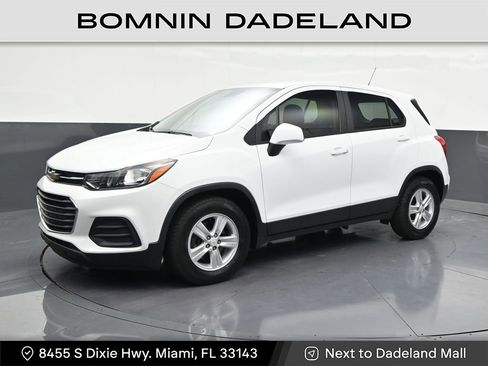 Used 2020 Chevrolet Trax LS FWD image 1