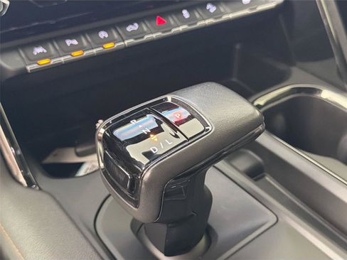 Used 2022 GMC Sierra 1500 AT4 w/ Technology Package AWD/4WD image 17