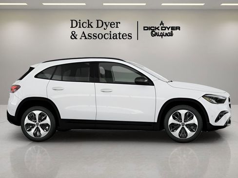 Used 2026 Mercedes-Benz GLA 250 image 4