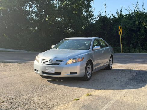 Used 2007 Toyota Camry LE FWD image 7