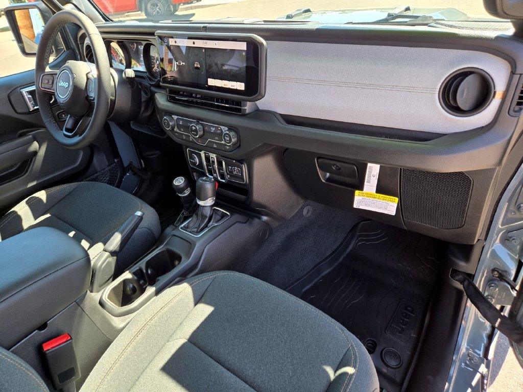 Used 2025 Jeep Gladiator Sport AWD/4WD image 23