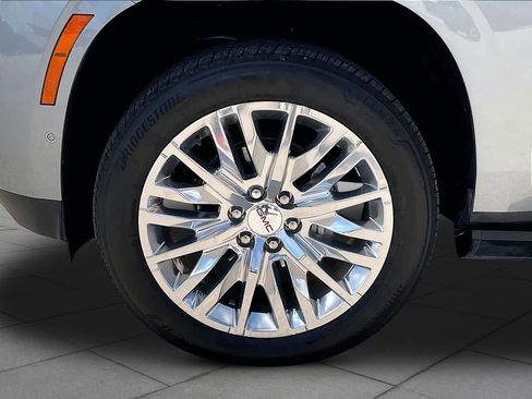 Used 2025 GMC Yukon XL Denali w/ Sun & Power Step Package RWD image 11