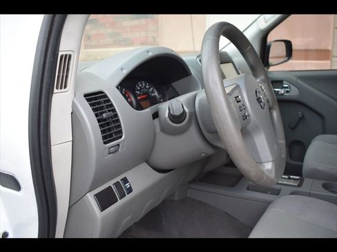 Used 2019 Nissan Frontier S image 14