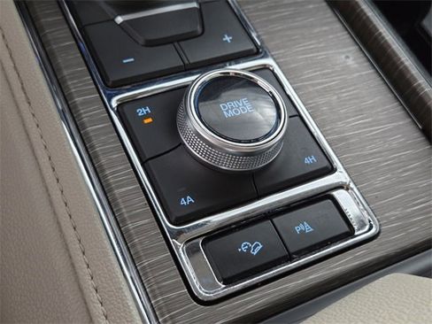 Used 2023 Ford Expedition Limited image 28