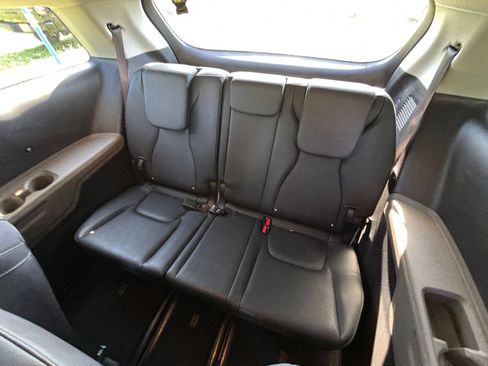Used 2026 Kia Carnival FWD image 31