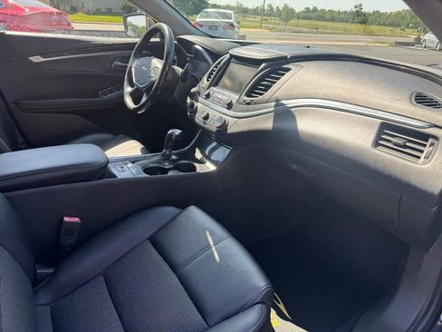 Used 2018 Chevrolet Impala LT FWD image 8