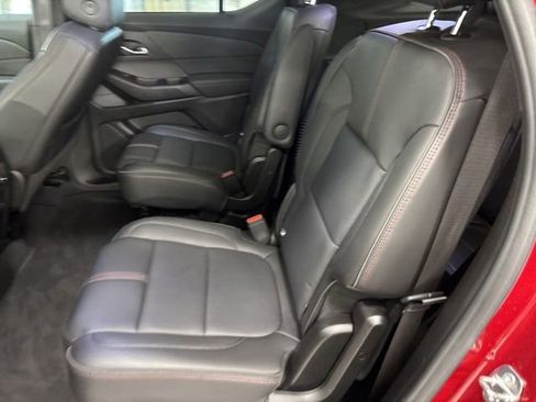 Used 2023 Chevrolet Traverse RS w/ LPO, Cargo Package AWD/4WD image 19