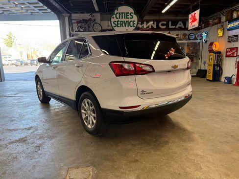 Used 2021 Chevrolet Equinox LT image 3