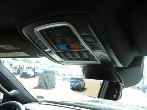 New 2025 RAM 2500 Limited image 19