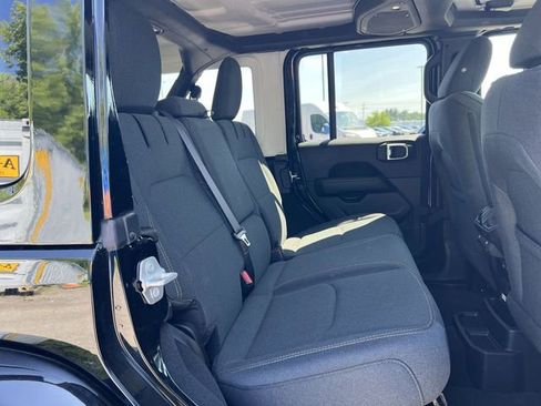Used 2025 Jeep Wrangler Unlimited Sahara w/ Safety Group AWD/4WD image 26