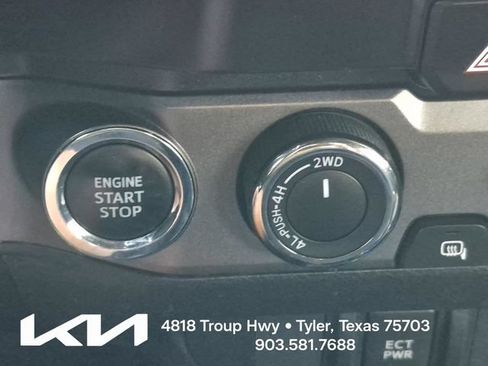 Used 2022 Toyota Tacoma TRD Off-Road AWD/4WD image 34