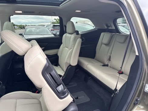 Used 2025 Subaru Ascent Limited AWD/4WD image 21
