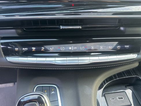 Used 2021 Cadillac Escalade Sport w/ Driver Assist Tech Package AWD/4WD image 22