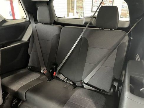 Used 2021 Chevrolet Traverse LT image 34