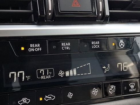 Used 2025 Nissan Pathfinder SL AWD/4WD image 28