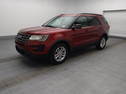 Used 2017 Ford Explorer FWD image 2