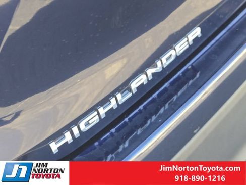 Used 2026 Toyota Highlander XLE AWD/4WD image 11
