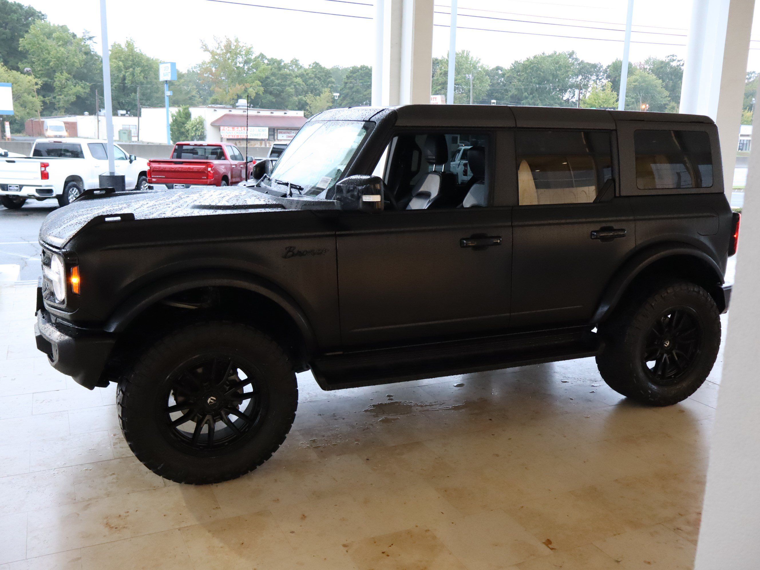 Used 2025 Ford Bronco Outer Banks w/ Matte Film Protection Package AWD/4WD image 7