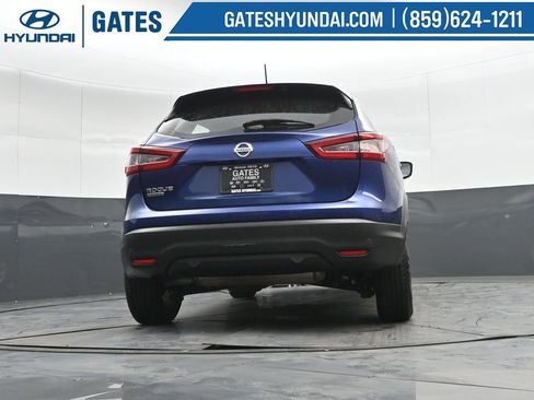 Used 2022 Nissan Rogue Sport S image 30