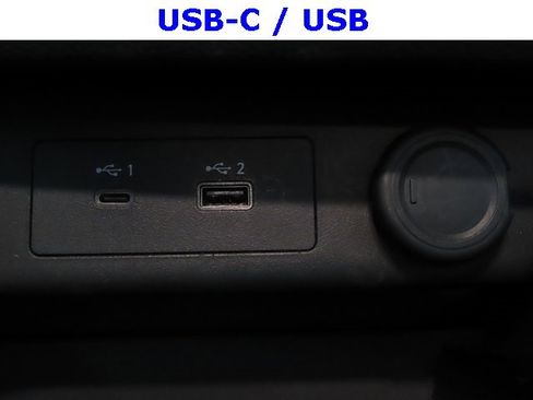 Used 2023 Nissan Rogue SV image 9